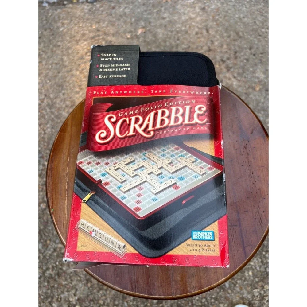 Hasbro Scrabble Game Folio Edition Travel Crossword Zipper Case 2001 2-4 Players